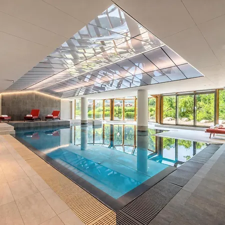 Le Cristal Gm7 Mountain View, Pool, Private Sauna & Parking - Happy Διαμέρισμα
