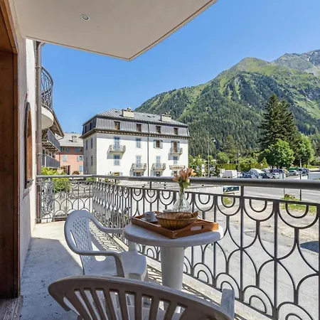 Le Cristal Gm7 Mountain View, Pool, Private Sauna & Parking - Happy *